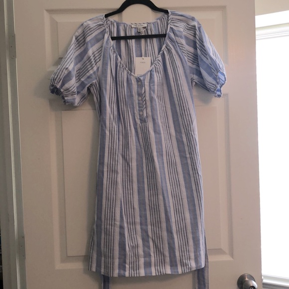 Free assembly dress - Picture 1 of 2